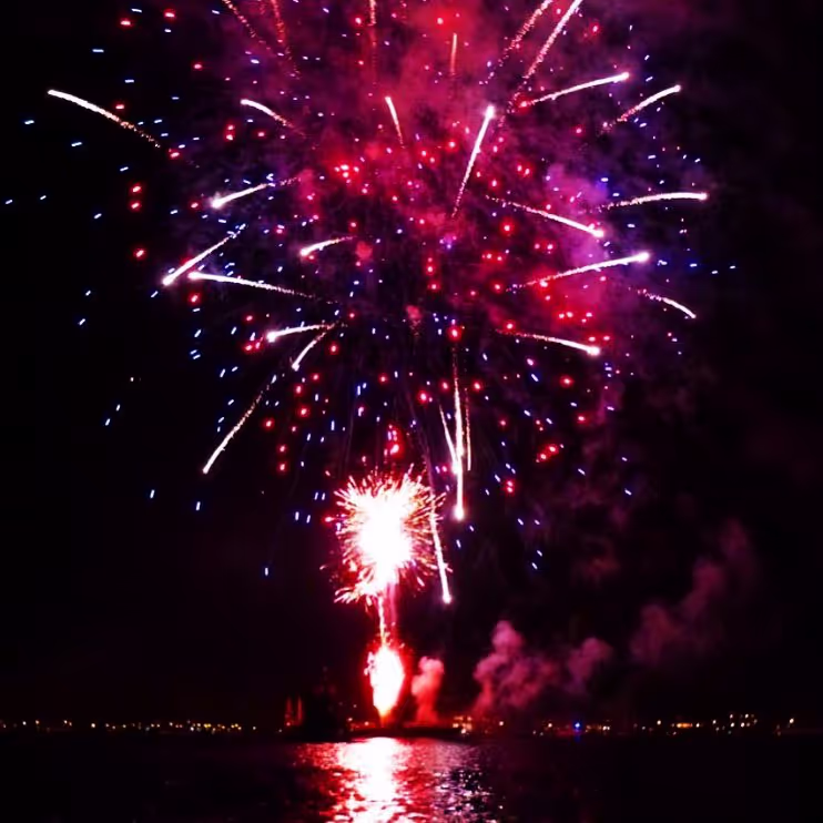 Historical photo from the first Big Bang on the Bay in 2011