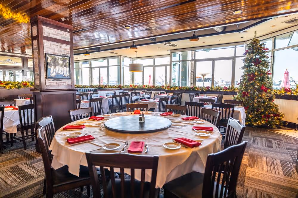 Christmas Eve at Boathouse on the Bay